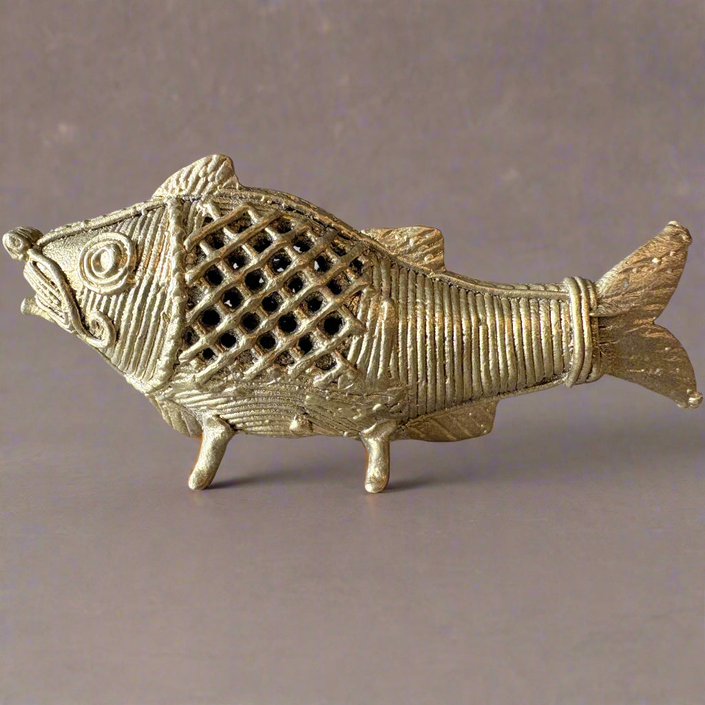 Small pair of handcrafted Dokra brass fish figurines from Dhenkanal, Odisha – tribal decorative art