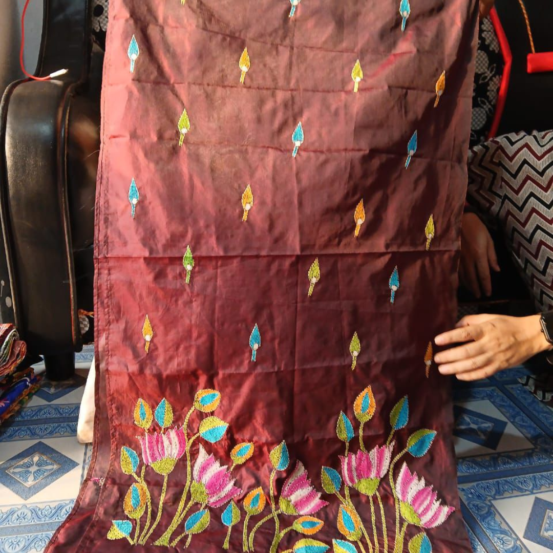 Maroon stole with floral and lotus pattern