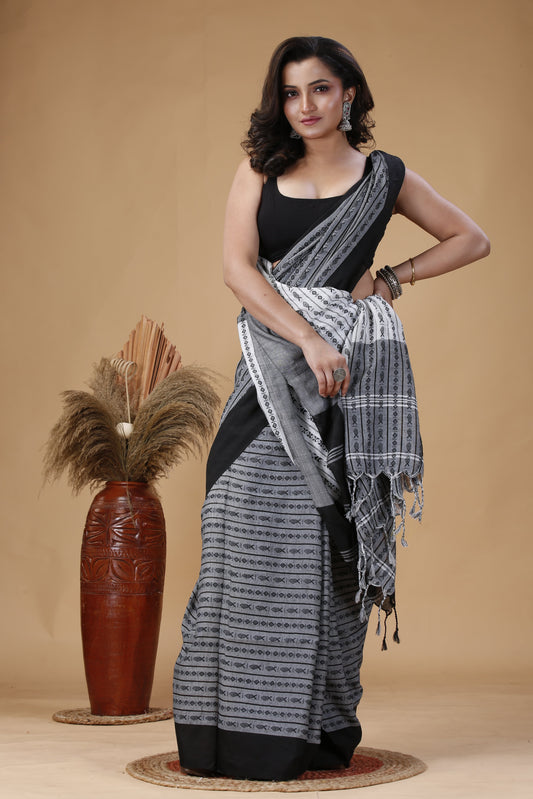 Khaadi Cotton Saree with Fish Motifs – Handloom Saree from Bengal
