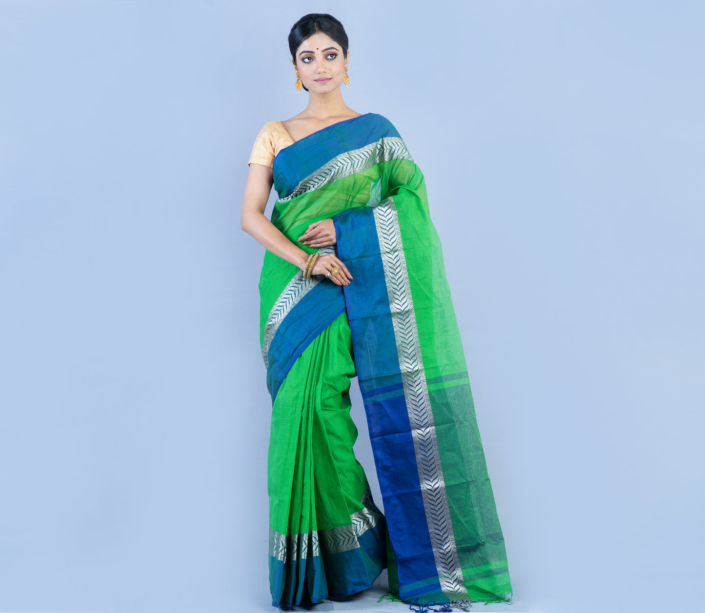 Tant Saree - Green With Blue Par - ArtisanSoul