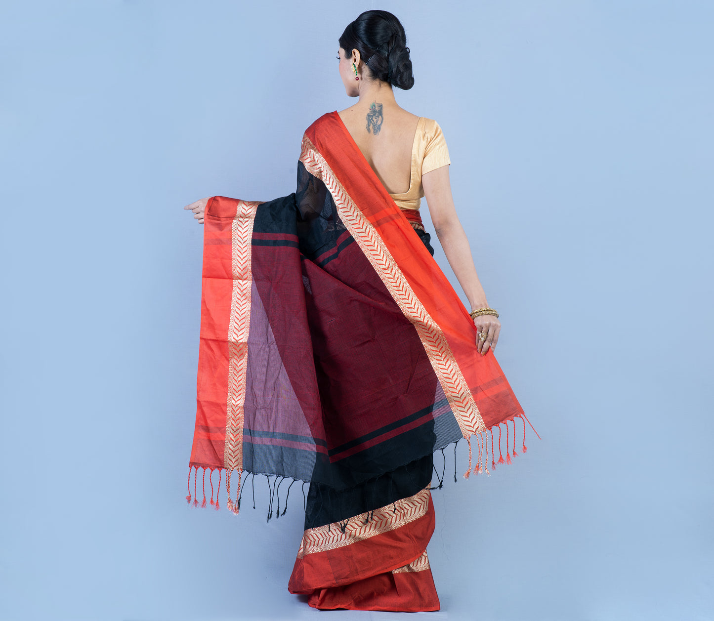 Tant Saree - Black with Red Par - ArtisanSoul