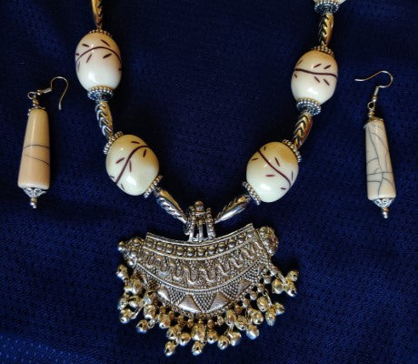 Ethnic Handcrafted Necklace - White and Silver - ArtisanSoul