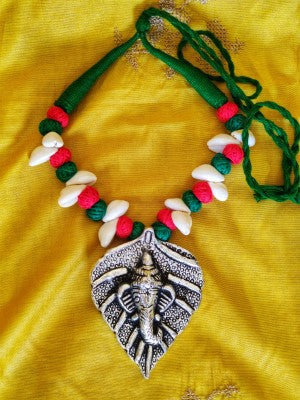Ethnic Handcrafted Necklace - Red and Green - ArtisanSoul