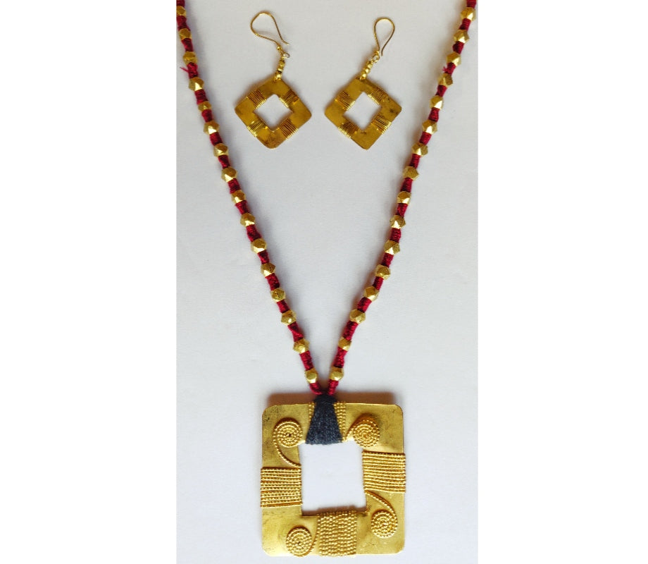 Handcrafted Dokra Necklace with earring from Odisha - Maroon Threaded Square Type - ArtisanSoul