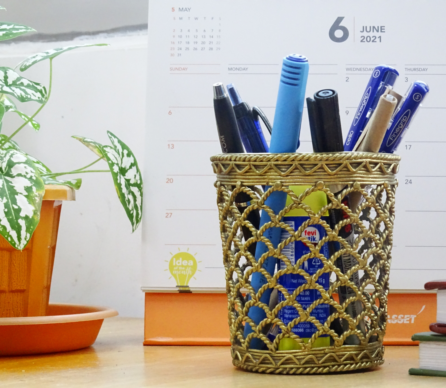 Authentic Dhokra Art from Chhattisgarh - Net Design Pen Stand (Round) - ArtisanSoul