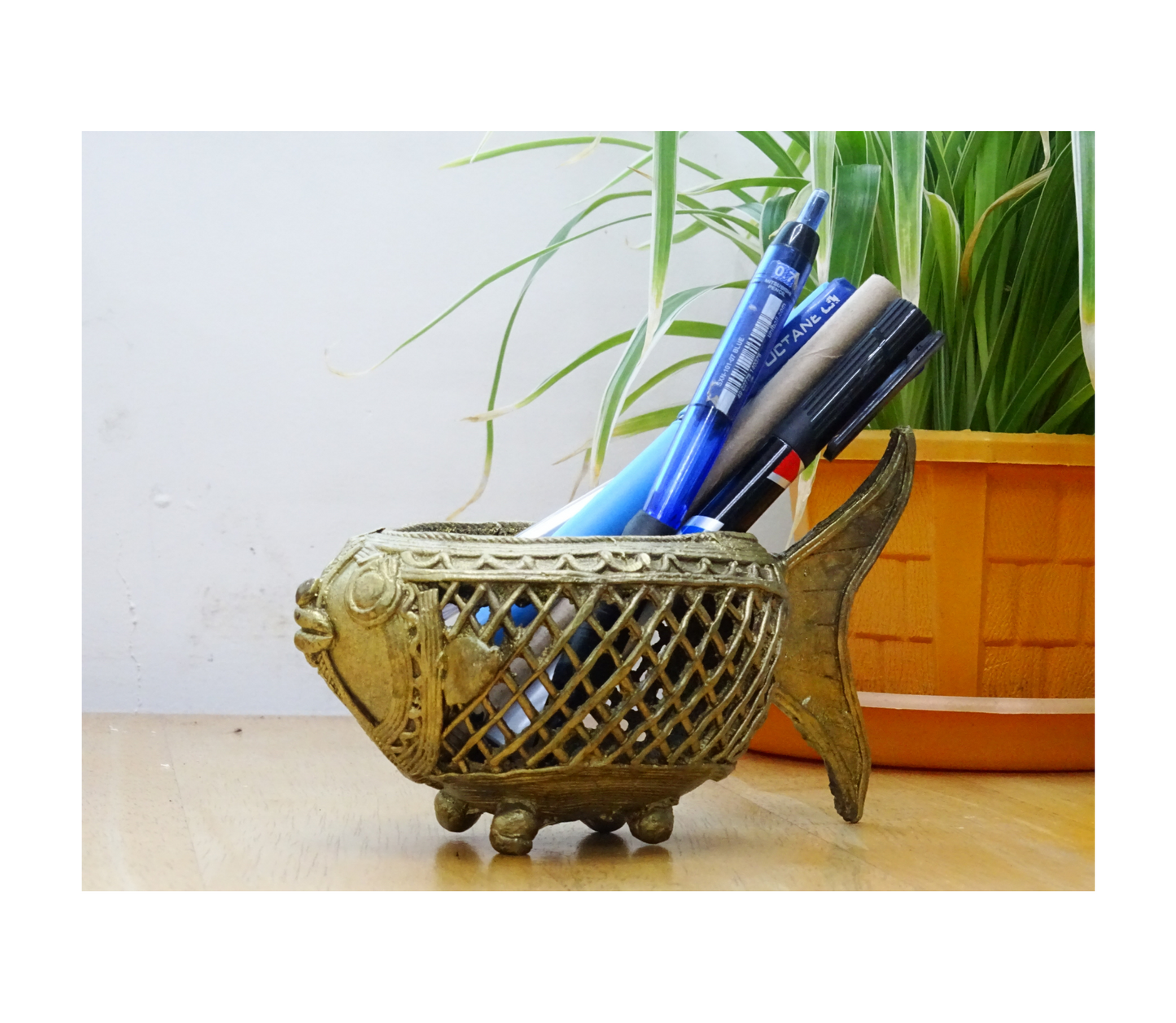 Authentic Dokra Craft from Bengal - Fish Shape Pen Stand - ArtisanSoul