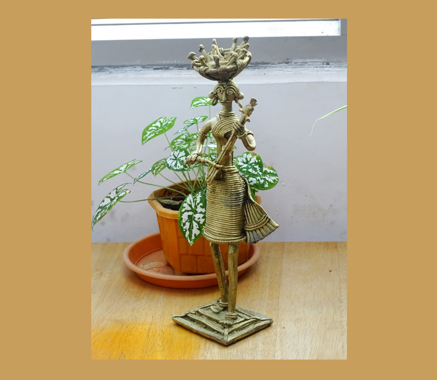 Authentic Dokra Craft from Bengal - lady with Violin - ArtisanSoul