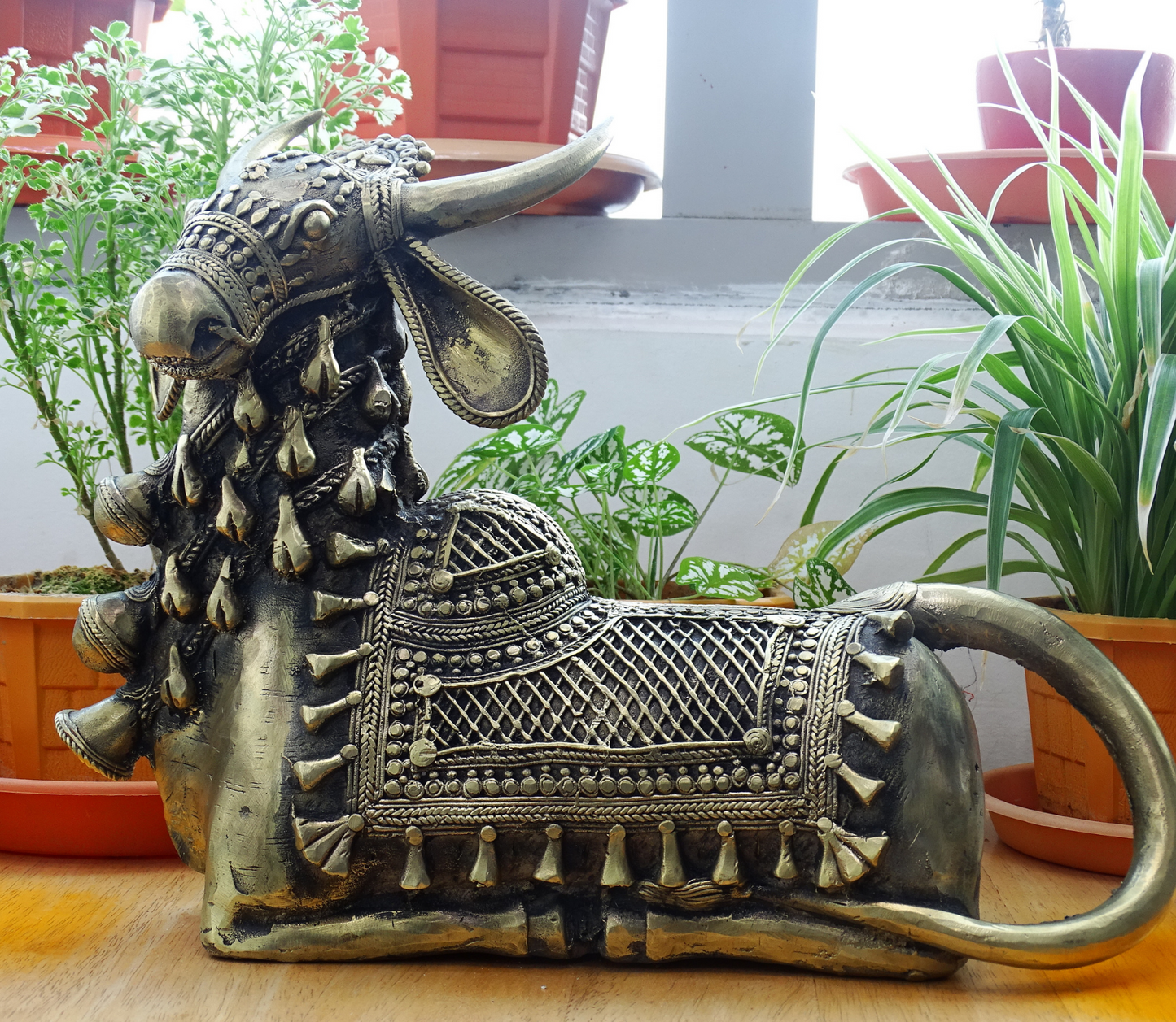 Authentic Dhokra Art from Chhattisgarh - Seated Bull - ArtisanSoul