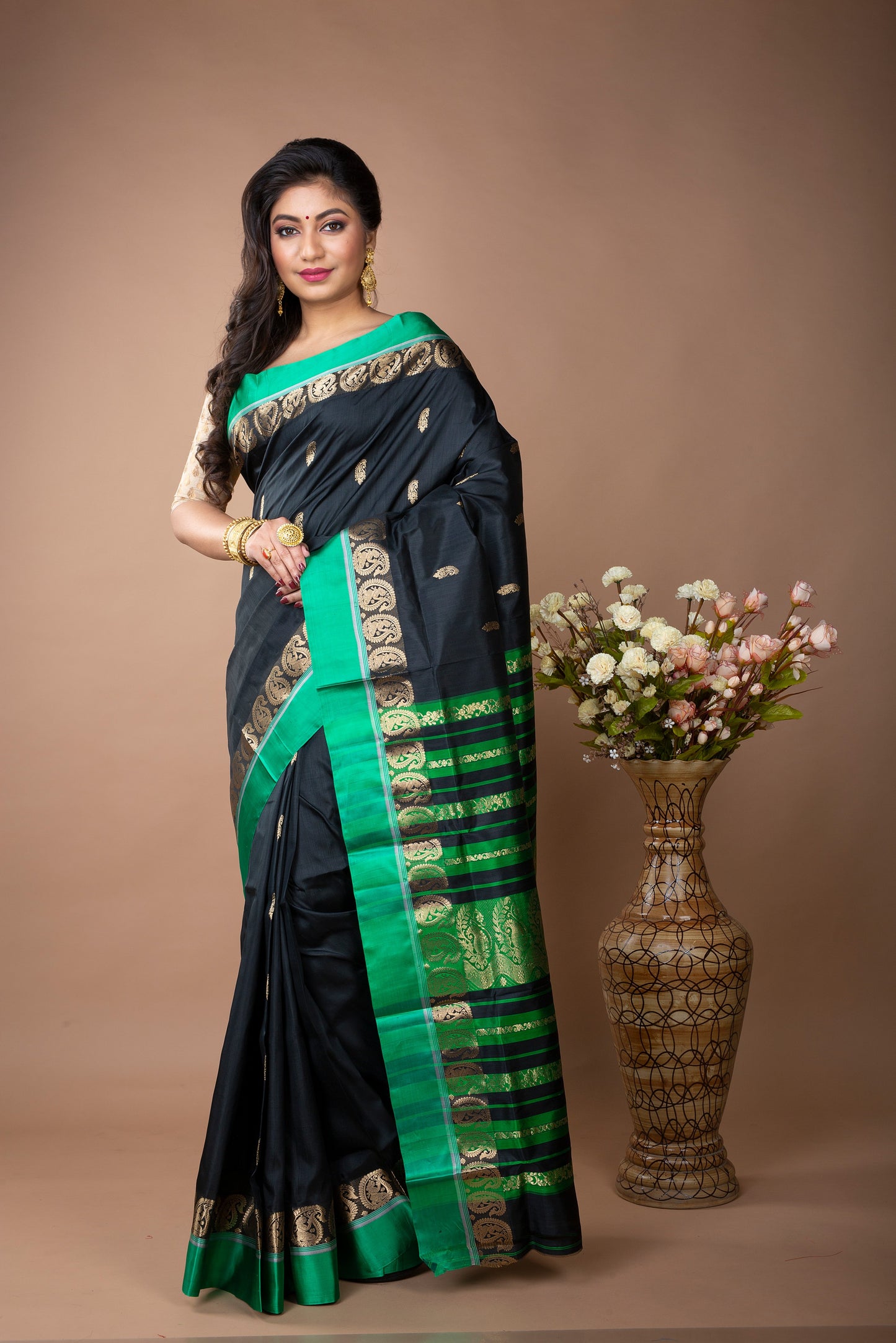 Murshidabad Silk - Zaree Jakard Handloom Garod Saree - Black