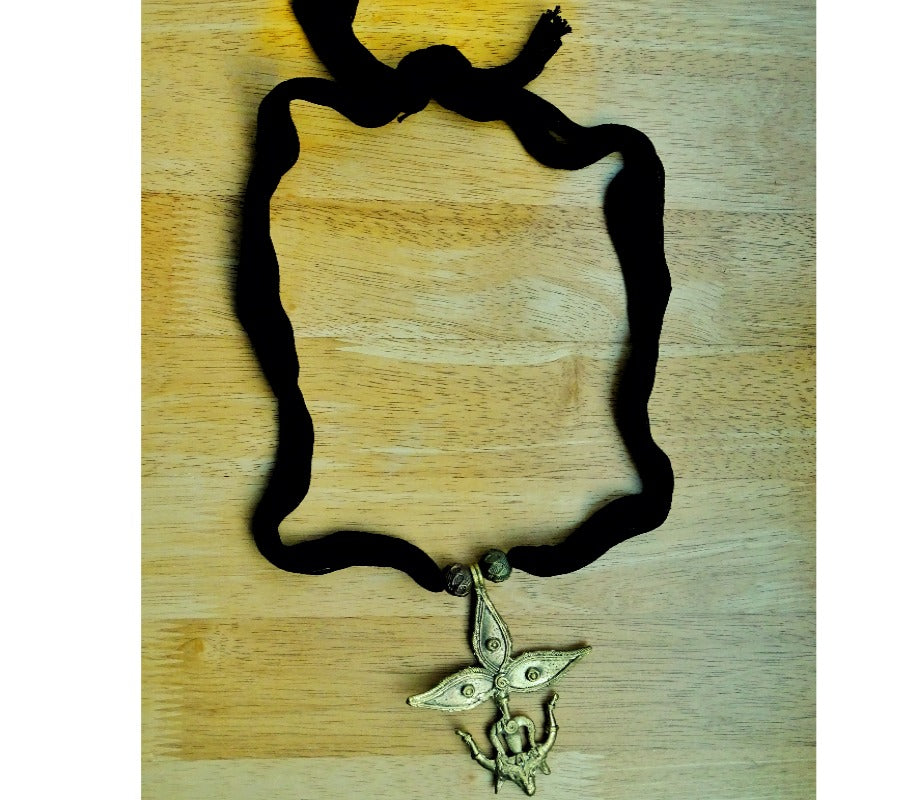 Ethnic Handcrafted Black Threaded Dokra Necklace - Trident - ArtisanSoul