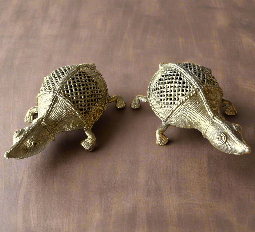 Large Dokra brass tortoise pair handcrafted in Dhenkanal, Odisha – traditional tribal home décor