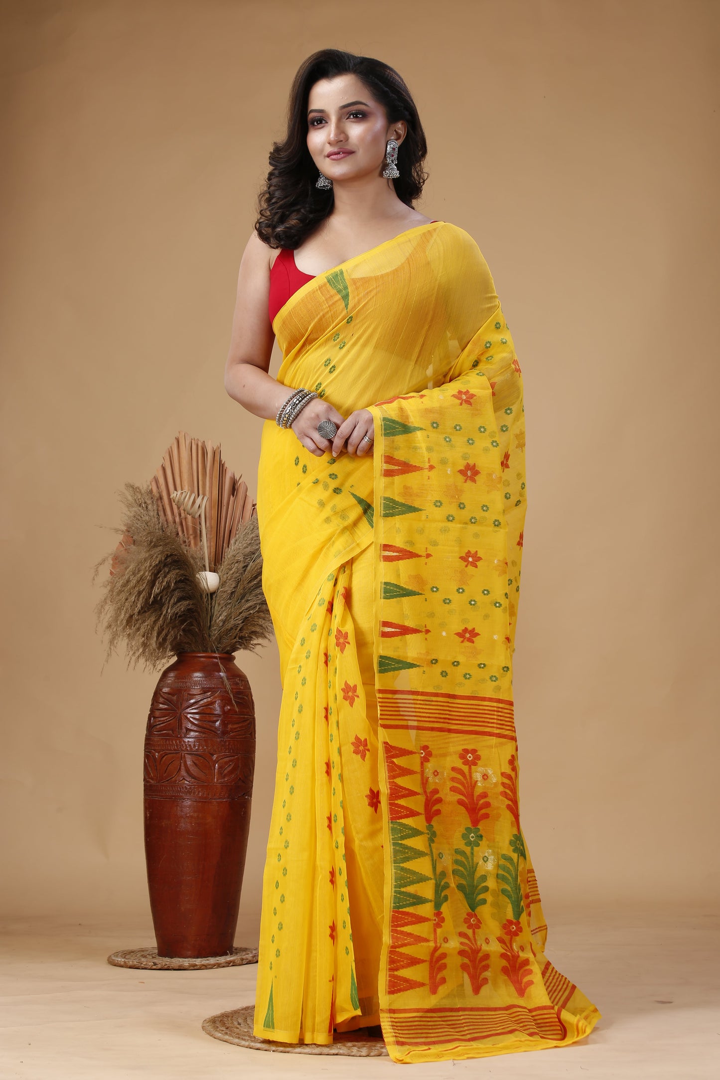 Traditional Yellow Jamdani Saree – Handwoven Bengal Elegance