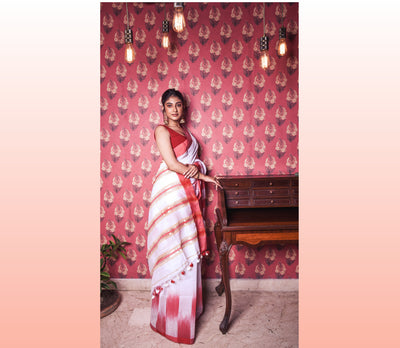 Handloom Saree with Paar Kotki Design in White and Red