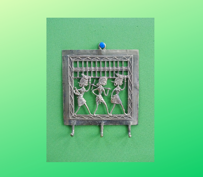 Authentic Dhokra Art from Chhattisgarh - Key holder (farming ladies)